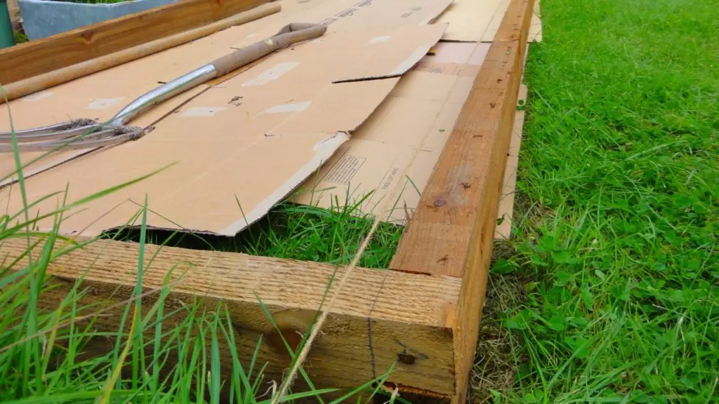 What Do I Put On The Bottom Of A Raised Garden Bed? Slick Garden